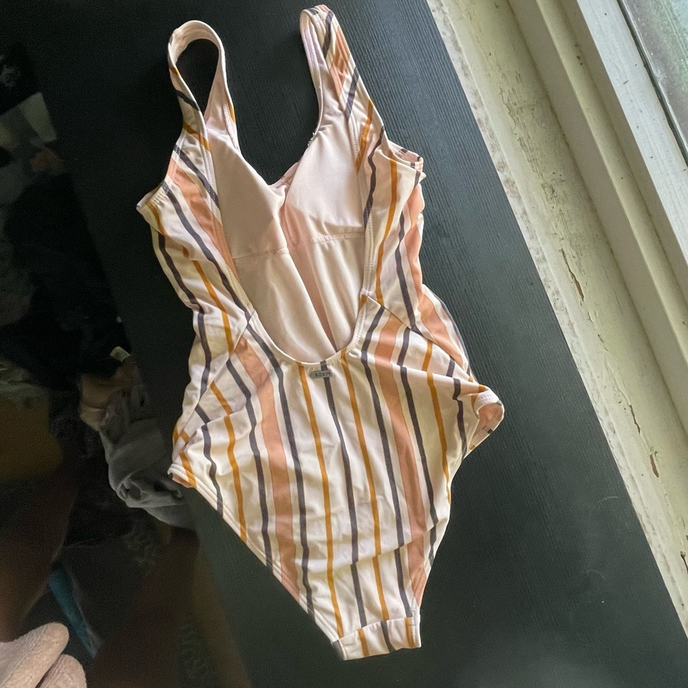Roxy stripped one piece